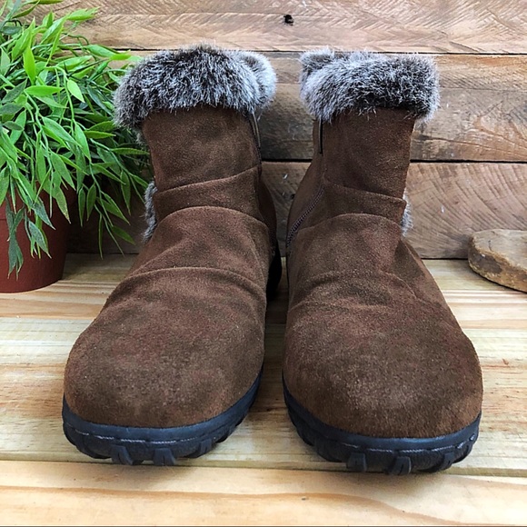 Khombu suede & faux fur booties in chocolate - Picture 3 of 8